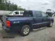 2007 Dodge Dakota SLT z VIN 1D7HW48P17S172567, wystawiony jako Copart lot #70854984 z przebiegiem 156 148 mil mil oraz Czysty tytuł • Clean title. Historia ofert i sprzedaży dostępna na DreamBid. Obrazek 3.