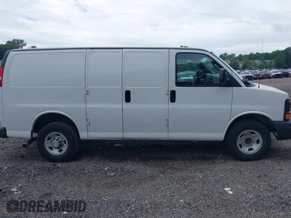 ✅ 2016 Chevrolet Express Cargo • VIN: 1GCWGAFF9G1170238 • Lot: 42940826. Listed on IAAI with 143,174 mi. Free auction sales archive from the USA and detailed vehicle history report at DreamBid. Image 12.