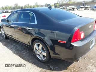 2012 Chevrolet Malibu 3LT z VIN 1G1ZF5E70CF180213, wystawiony jako IAAI lot #43407177 z przebiegiem 146 047 mil mil oraz . Historia ofert i sprzedaży dostępna na DreamBid. Obrazek 3.