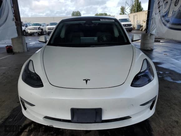 ✅ 2022 Tesla Model 3 • VIN: 5YJ3E1EA6NF298598 • Lot: 81917005. Wystawiony na Copart z przebiegiem 31 030 mil. Bezpłatny archiwum sprzedaży aukcyjnych z USA i szczegółowy raport historii pojazdu na DreamBid. Zdjęcie 5.