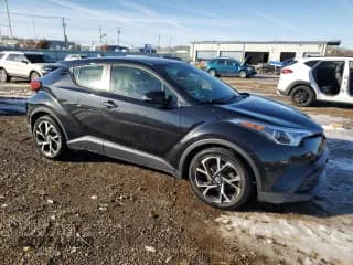 ✅ 2019 Toyota C-HR XLE • VIN: JTNKHMBX8K1024719 • Лот: 91832805. Опубликован ранее на Copart с пробегом 114 355 миль. Бесплатный доступ к архиву аукционных продаж из США и подробный отчёт об истории автомобиля на DreamBid. Изображение 4.
