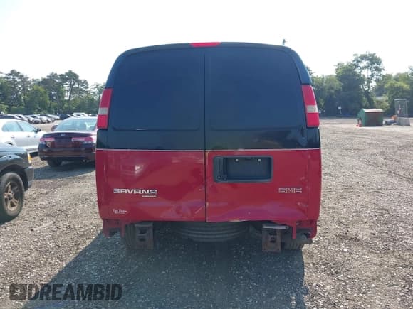 ✅ 2014 GMC Savana • VIN: 1GTZ7UFG6E1134785 • Lot: 42824757. Listed on IAAI with 148,851 mi. Free auction sales archive from the USA and detailed vehicle history report at DreamBid. Image 16.