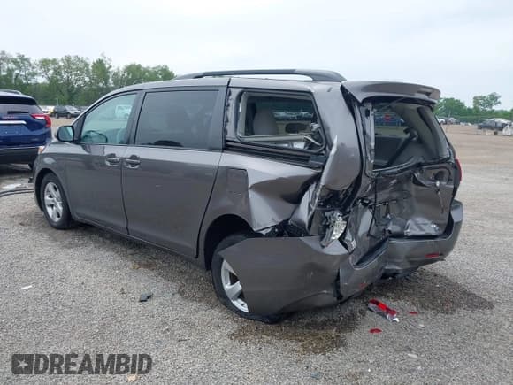 ✅ 2014 Toyota Sienna LE AAS • VIN: 5TDKK3DC8ES422689 • Lot: 42306029. Listed on IAAI with 41,627 mi. Free auction sales archive from the USA and detailed vehicle history report at DreamBid. Image 3.