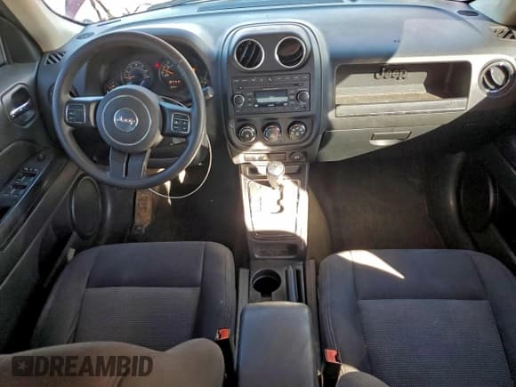 ✅ 2016 Jeep Patriot Sport • VIN: 1C4NJPBBXGD777525 • Lot: 94327315. Listed on Copart with 118,255 mi. Free auction sales archive from the USA and detailed vehicle history report at DreamBid. Image 8.
