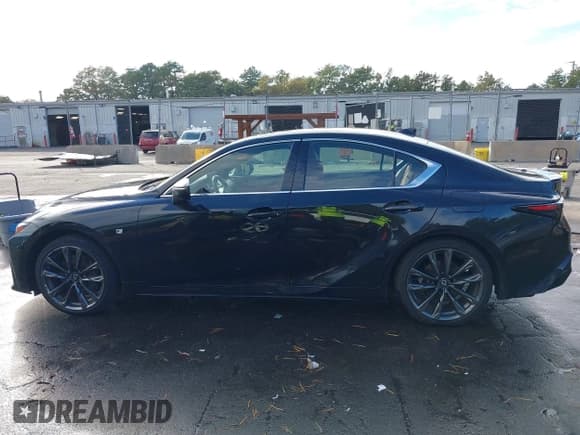 ✅ 2023 Lexus IS 350 F Sport • VIN: JTHGZ1E20P5030504 • Lot: 43442475. Wystawiony na IAAI z przebiegiem 29 651 mil. Bezpłatny archiwum sprzedaży aukcyjnych z USA i szczegółowy raport historii pojazdu na DreamBid. Zdjęcie 15.