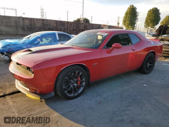 ✅ 2015 Dodge Challenger SRT 392 • VIN: 2C3CDZDJ7FH911542 • Lot: 91856225. Wystawiony na Copart z przebiegiem 54 239 mil. Bezpłatny archiwum sprzedaży aukcyjnych z USA i szczegółowy raport historii pojazdu na DreamBid. Zdjęcie 1.