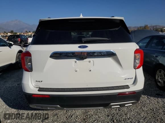 ✅ 2024 Ford Explorer XLT • VIN: 1FMSK8DH3RGA39215 • Lot: 89668015. Wystawiony na Copart z przebiegiem 14 115 mil. Bezpłatny archiwum sprzedaży aukcyjnych z USA i szczegółowy raport historii pojazdu na DreamBid. Zdjęcie 6.