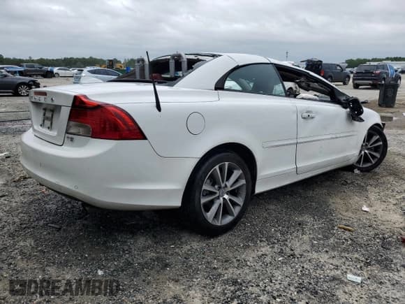 ✅ 2012 Volvo C70 T5 • VIN: YV1672MC7CJ127231 • Лот: 84770915. Опубликован ранее на Copart с пробегом 154 958 миль. Бесплатный доступ к архиву аукционных продаж из США и подробный отчёт об истории автомобиля на DreamBid. Изображение 3.
