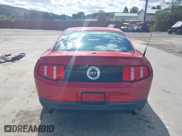 ✅ 2010 Ford Mustang GT • VIN: 1ZVBP8CH3A5117058 • Lot: 43386093. Listed on IAAI with 64,958 mi. Free auction sales archive from the USA and detailed vehicle history report at DreamBid. Image 17.