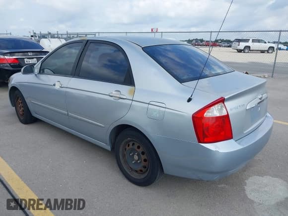 ✅ 2006 Kia Spectra EX • VIN: KNAFE122865322944 • Lot: 42656157. Wystawiony na IAAI z przebiegiem 188 340 mil. Bezpłatny archiwum sprzedaży aukcyjnych z USA i szczegółowy raport historii pojazdu na DreamBid. Zdjęcie 3.