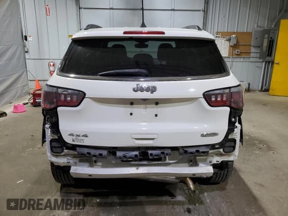 ✅ 2019 Jeep Compass Latitude • VIN: 3C4NJDBB3KT742424 • Lot: 80637305. Listed on Copart with 69,974 mi. Free auction sales archive from the USA and detailed vehicle history report at DreamBid. Image 6.