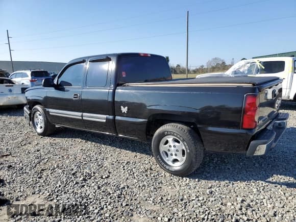 ✅ 2004 Chevrolet Silverado 1500 Work Truck • VIN: 1GCEC19V74E395837 • Лот: 82955004. Опубликован ранее на Copart с пробегом 277 584 миль. Бесплатный доступ к архиву аукционных продаж из США и подробный отчёт об истории автомобиля на DreamBid. Изображение 2.