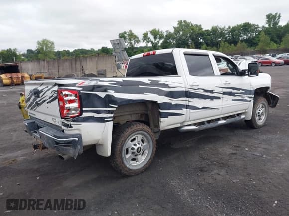 ✅ 2017 Chevrolet Silverado 2500HD LT • VIN: 1GC1KVEG7HF217930 • Lot: 42763106. Listed on IAAI with 110,239 mi. Free auction sales archive from the USA and detailed vehicle history report at DreamBid. Image 4.