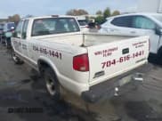 ✅ 2000 Chevrolet S-10 LS • VIN: 1GCCS1955YK271177 • Лот: 40955750. Опубликован ранее на IAAI с пробегом 298 412 миль. Бесплатный доступ к архиву аукционных продаж из США и подробный отчёт об истории автомобиля на DreamBid. Изображение 3.