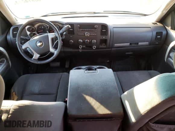 ✅ 2009 Chevrolet Silverado 2500HD LT • VIN: 1GCHK59K19E123921 • Лот: 80914444. Опубликован ранее на Copart с пробегом 330 731 миль. Бесплатный доступ к архиву аукционных продаж из США и подробный отчёт об истории автомобиля на DreamBid. Изображение 8.