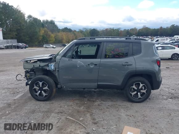 ✅ 2022 Jeep Renegade Trailhawk • VIN: ZACNJDC19NPN46986 • Lot: 43572563. Listed on IAAI with 82,228 mi. Free auction sales archive from the USA and detailed vehicle history report at DreamBid. Image 14.