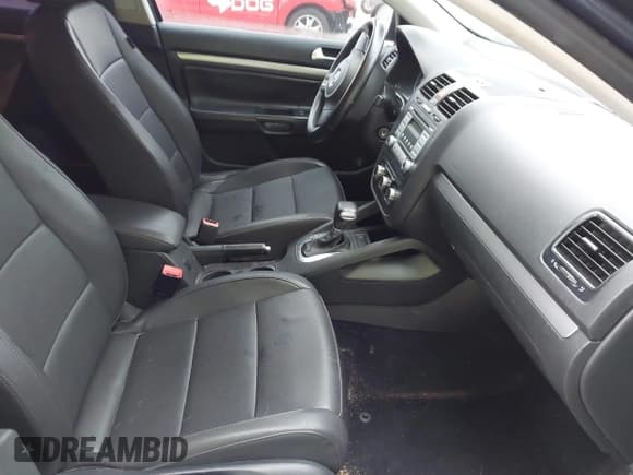 ✅ 2010 Volkswagen Jetta Limited Edition • VIN: 3VWAZ7AJ2AM113258 • Lot: 42204340. Listed on IAAI with 137,306 mi. Free auction sales archive from the USA and detailed vehicle history report at DreamBid. Image 5.