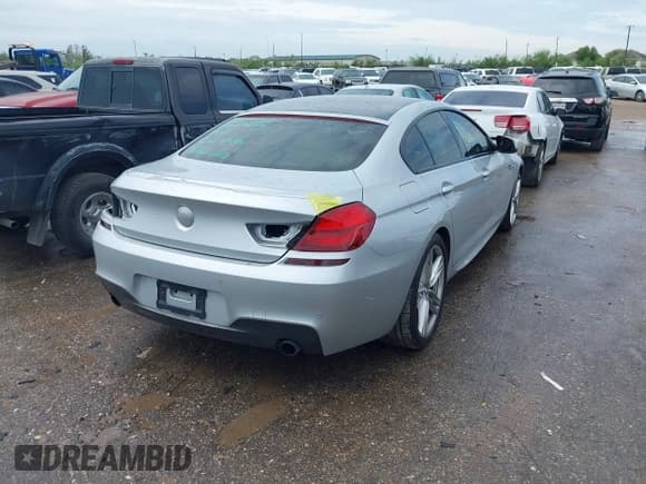 ✅ 2015 BMW 6 Series 640i • VIN: WBA6A0C51FD318982 • Lot: 41875547. Wystawiony na IAAI z przebiegiem 60 968 mil. Bezpłatny archiwum sprzedaży aukcyjnych z USA i szczegółowy raport historii pojazdu na DreamBid. Zdjęcie 4.