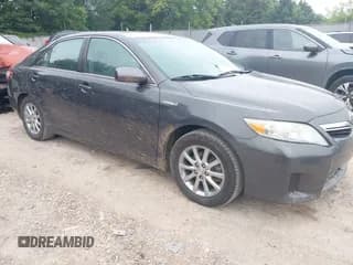 ✅ 2010 Toyota Camry • VIN: 4T1BB3EK7AU119121 • Lot: 43042539. Wystawiony na IAAI z przebiegiem 182 255 mil. Bezpłatny archiwum sprzedaży aukcyjnych z USA i szczegółowy raport historii pojazdu na DreamBid. Zdjęcie 1.