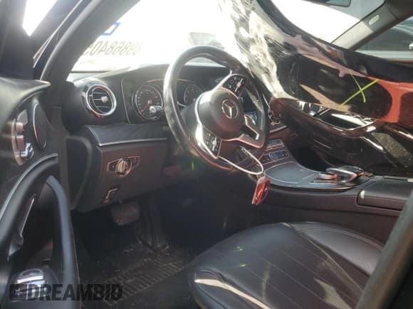 ✅ 2019 Mercedes-Benz E 300 • VIN: WDDZF4JB8KA577407 • Lot: 89868405. Listed on Copart with 195,469 mi. Free auction sales archive from the USA and detailed vehicle history report at DreamBid. Image 8.