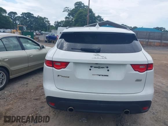 ✅ 2017 Jaguar F-Pace 35t Prestige • VIN: SADCK2BV6HA068843 • Lot: 42514236. Listed on IAAI with 149,530 mi. Free auction sales archive from the USA and detailed vehicle history report at DreamBid. Image 17.