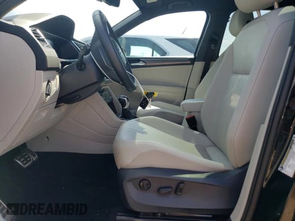 ✅ 2023 Volkswagen Tiguan SE R-Line Black • VIN: 3VV8B7AXXPM071863 • Лот: 55653325. Опубликован ранее на Copart с пробегом 12 054 миль. Бесплатный доступ к архиву аукционных продаж из США и подробный отчёт об истории автомобиля на DreamBid. Изображение 7.