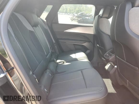 ✅ 2024 Cadillac LYRIQ Tech • VIN: 1GYKPMRKXRZ108113 • Lot: 67376314. Wystawiony na Copart z przebiegiem 13 227 mil. Bezpłatny archiwum sprzedaży aukcyjnych z USA i szczegółowy raport historii pojazdu na DreamBid. Zdjęcie 11.