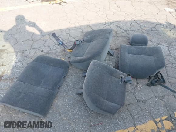 ✅ 2002 Isuzu Rodeo S • VIN: 4S2CK58W524321108 • Lot: 42352330. Listed on IAAI with 270,614 mi. Free auction sales archive from the USA and detailed vehicle history report at DreamBid. Image 12.