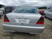 ✅ 2000 Mercedes-Benz C 230/260/280/320 • VIN: WDBHA29G9YA858101 • Lot: 81927245. Wystawiony na Copart z przebiegiem 217 756 mil. Bezpłatny archiwum sprzedaży aukcyjnych z USA i szczegółowy raport historii pojazdu na DreamBid. Zdjęcie 6.