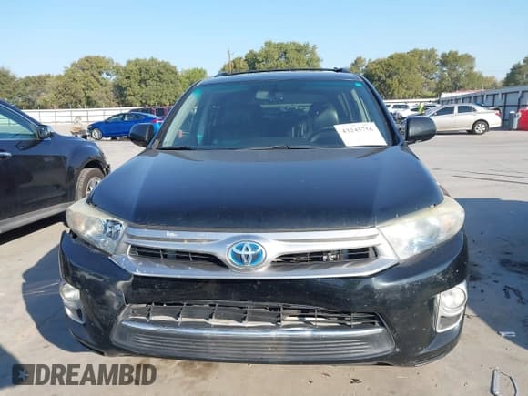 ✅ 2013 Toyota Highlander Limited • VIN: JTEDC3EH9D2017538 • Lot: 43245756. Wystawiony na IAAI z przebiegiem 188 658 mil. Bezpłatny archiwum sprzedaży aukcyjnych z USA i szczegółowy raport historii pojazdu na DreamBid. Zdjęcie 12.