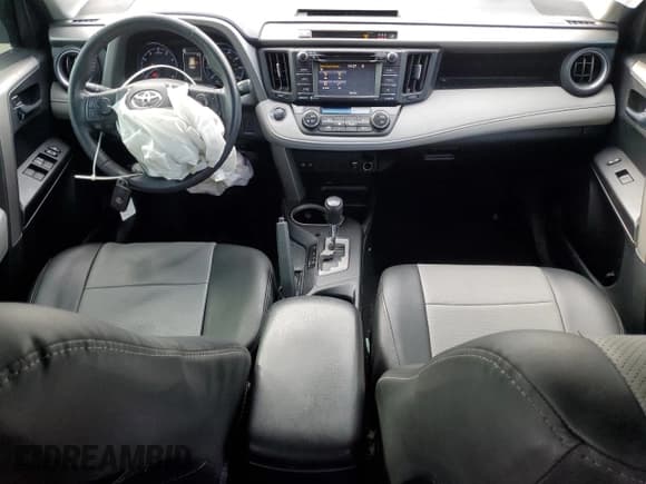 ✅ 2018 Toyota RAV4 XLE • VIN: 2T3RFREV4JW789586 • Лот: 92983195. Опубликован ранее на Copart с пробегом 102 443 миль. Бесплатный доступ к архиву аукционных продаж из США и подробный отчёт об истории автомобиля на DreamBid. Изображение 8.