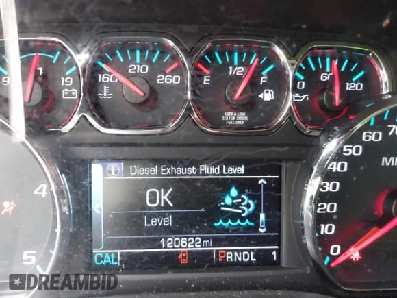 ✅ 2018 Chevrolet Silverado 2500HD LT • VIN: 1GC1KVEY9JF131162 • Lot: 41811327. Wystawiony na IAAI z przebiegiem 120 622 mil. Bezpłatny archiwum sprzedaży aukcyjnych z USA i szczegółowy raport historii pojazdu na DreamBid. Zdjęcie 15.