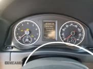 ✅ 2017 Volkswagen Tiguan S • VIN: WVGBV7AX0HK053081 • Lot: 50944235. Wystawiony na Copart z przebiegiem 115 835 mil. Bezpłatny archiwum sprzedaży aukcyjnych z USA i szczegółowy raport historii pojazdu na DreamBid. Zdjęcie 9.