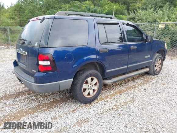 ✅ 2006 Ford Explorer XLS • VIN: 1FMEU62E86UA69991 • Lot: 42599509. Wystawiony na IAAI z przebiegiem 163 531 mil. Bezpłatny archiwum sprzedaży aukcyjnych z USA i szczegółowy raport historii pojazdu na DreamBid. Zdjęcie 4.