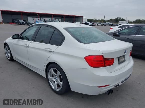 ✅ 2013 BMW 3 Series 328i • VIN: WBA3A5C5XDF354901 • Lot: 41190498. Listed on IAAI with 183,743 mi. Free auction sales archive from the USA and detailed vehicle history report at DreamBid. Image 3.