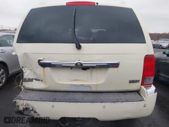 ✅ 2008 Chrysler Aspen Limited • VIN: 1A8HW58218F111663 • Lot: 43737899. Wystawiony na IAAI z przebiegiem 199 790 mil. Bezpłatny archiwum sprzedaży aukcyjnych z USA i szczegółowy raport historii pojazdu na DreamBid. Zdjęcie 16.