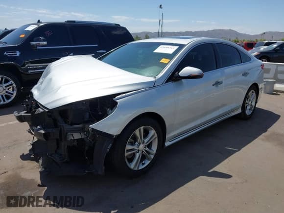 ✅ 2018 Hyundai Sonata Limited • VIN: 5NPE34AF8JH668091 • Лот: 42689315. Опубликован ранее на IAAI с пробегом 58 410 миль. Бесплатный доступ к архиву аукционных продаж из США и подробный отчёт об истории автомобиля на DreamBid. Изображение 2.