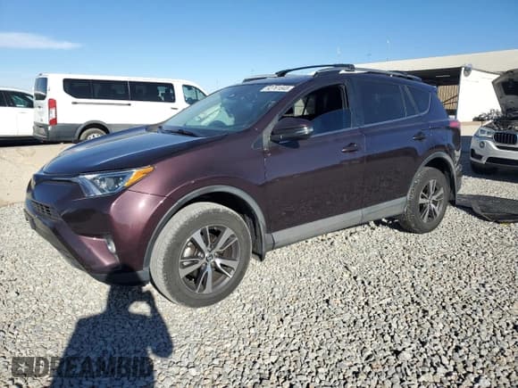 ✅ 2018 Toyota RAV4 XLE • VIN: 2T3RFREV8JW764772 • Лот: 92761845. Опубликован ранее на Copart с пробегом 55 228 миль. Бесплатный доступ к архиву аукционных продаж из США и подробный отчёт об истории автомобиля на DreamBid. Изображение 1.