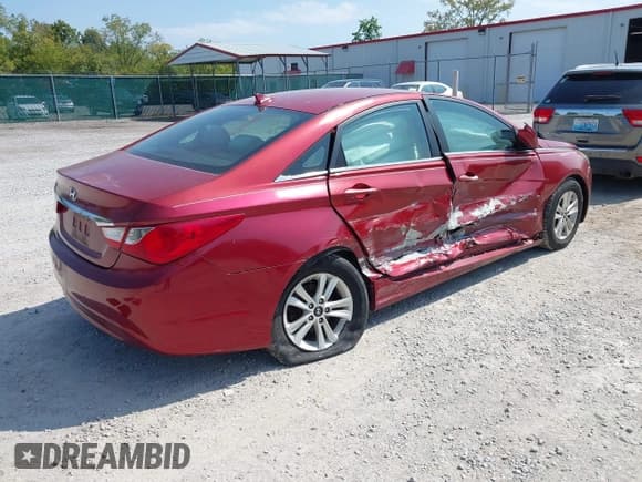 ✅ 2012 Hyundai Sonata GLS • VIN: 5NPEB4AC1CH386452 • Lot: 43167759. Listed on IAAI with 123,409 mi. Free auction sales archive from the USA and detailed vehicle history report at DreamBid. Image 4.