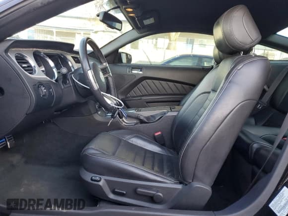 ✅ 2014 Ford Mustang V6 • VIN: 1ZVBP8AM7E5271424 • Lot: 81291024. Wystawiony na Copart z przebiegiem 98 489 mil. Bezpłatny archiwum sprzedaży aukcyjnych z USA i szczegółowy raport historii pojazdu na DreamBid. Zdjęcie 7.