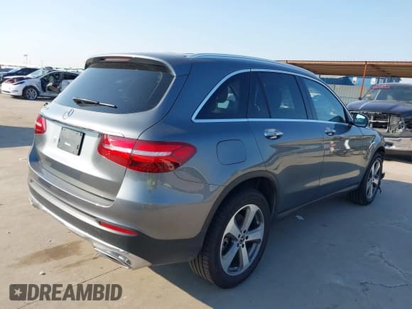 ✅ 2019 Mercedes-Benz GLC 300 • VIN: WDC0G4JB5KV144100 • Lot: 43234131. Listed on IAAI with 52,245 mi. Free auction sales archive from the USA and detailed vehicle history report at DreamBid. Image 4.
