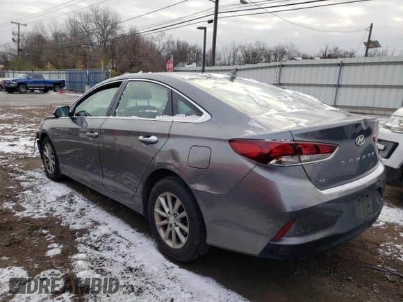 ✅ 2019 Hyundai Sonata SE • VIN: 5NPE24AF7KH733064 • Lot: 38317993. Listed on Copart with 83,624 mi. Free auction sales archive from the USA and detailed vehicle history report at DreamBid. Image 2.