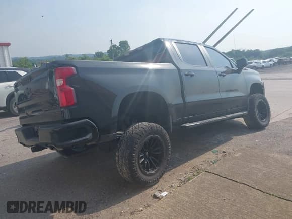 ✅ 2021 Chevrolet Silverado 1500 RST • VIN: 3GCUYEEL1MG363239 • Lot: 42388045. Wystawiony na IAAI z przebiegiem 73 167 mil. Bezpłatny archiwum sprzedaży aukcyjnych z USA i szczegółowy raport historii pojazdu na DreamBid. Zdjęcie 4.