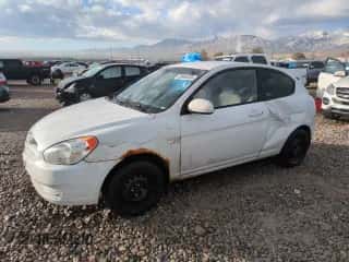 2010 Hyundai Accent GS z VIN KMHCM3AC8AU185464, wystawiony jako Copart lot #80889324 z przebiegiem 152 415 mil mil oraz Szkoda całkowita • Salvage title. Historia ofert i sprzedaży dostępna na DreamBid. Obrazek 1.
