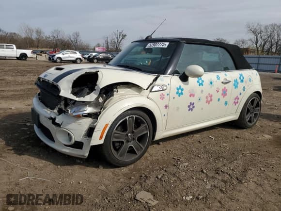 ✅ 2010 MINI Convertible S • VIN: WMWMS3C51ATZ85166 • Лот: 52907775. Опубликован ранее на Copart с пробегом 90 090 миль. Бесплатный доступ к архиву аукционных продаж из США и подробный отчёт об истории автомобиля на DreamBid. Изображение 1.