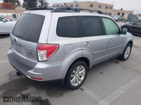✅ 2012 Subaru Forester X Premium • VIN: JF2SHBDC8CG444287 • Lot: 43897865. Listed on IAAI with 229,164 mi. Free auction sales archive from the USA and detailed vehicle history report at DreamBid. Image 4.