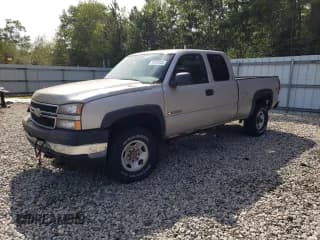 ✅ 2006 Chevrolet Silverado 2500HD LT2 • VIN: 1GCHK29UX6E242191 • Лот: 70725355. Опубликован ранее на Copart с пробегом Не указан. Бесплатный доступ к архиву аукционных продаж из США и подробный отчёт об истории автомобиля на DreamBid. Изображение 1.