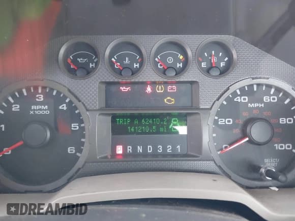 ✅ 2008 Ford F-350 XL • VIN: 1FTSF30568ED20474 • Lot: 41362037. Wystawiony na IAAI z przebiegiem 141 210 mil. Bezpłatny archiwum sprzedaży aukcyjnych z USA i szczegółowy raport historii pojazdu na DreamBid. Zdjęcie 7.