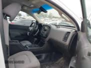 ✅ 2019 Chevrolet Colorado 2WD Work Truck • VIN: 1GCHSBEAXK1175704 • Lot: 43322181. Wystawiony na IAAI z przebiegiem 223 562 mil. Bezpłatny archiwum sprzedaży aukcyjnych z USA i szczegółowy raport historii pojazdu na DreamBid. Zdjęcie 5.