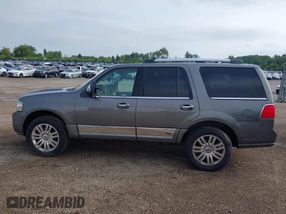 ✅ 2013 Lincoln Navigator • VIN: 5LMJJ2J54DEL08992 • Лот: 43015977. Опубликован ранее на IAAI с пробегом 145 424 миль. Бесплатный доступ к архиву аукционных продаж из США и подробный отчёт об истории автомобиля на DreamBid. Изображение 14.